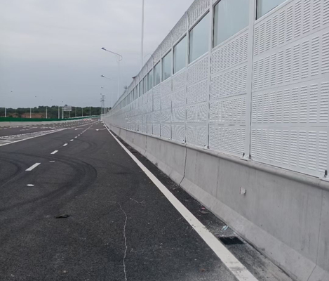 Mua Bảng điều khiển tấm nhôm Đường cao tốc Rào cản tiếng ồn Tấm len thủy tinh Đầy loại Louver online manufacture