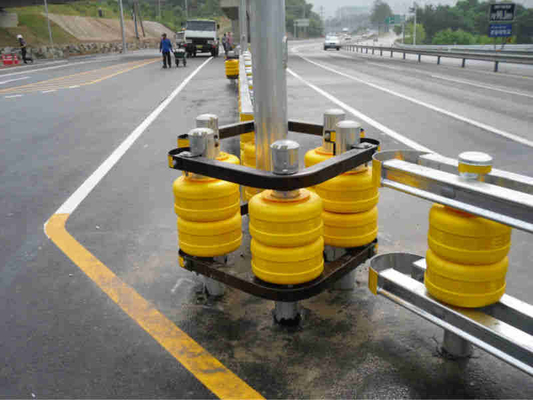 Good price Đường cao tốc Roller Barrier chống ăn mòn Vật liệu thùng đơn EVA / PU / Polyurethane trực tuyến