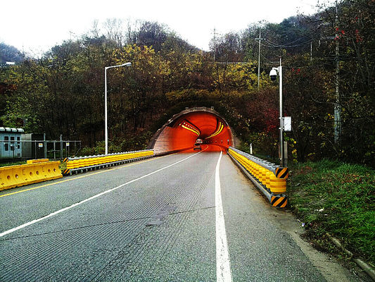 Mua Hàng rào chắn đường ray mạ kẽm nhúng nóng, có khả năng chống va đập cấp độ 4 quốc tế và vật liệu con lăn PU, đảm bảo an toàn đường bộ online manufacture