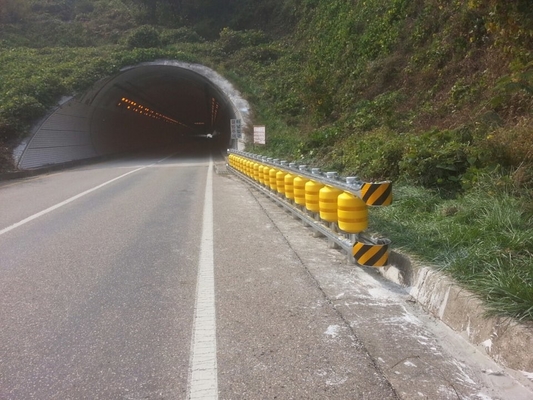 Mua 4 Meters Length Highway Roller Barrier for Mountain Roads Highly Recommended in Oman online manufacture