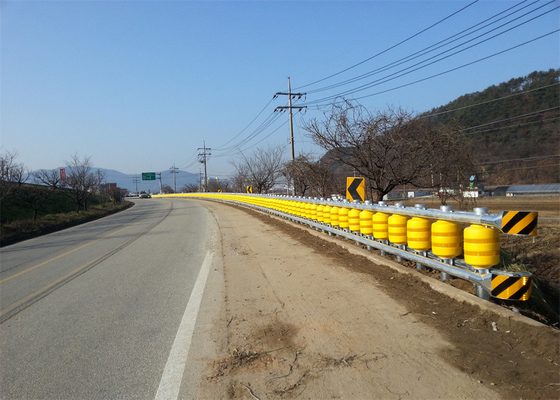 Good price Đường cao tốc Roller Barrier Anti Crash Eva vật liệu Roller Guardrail trực tuyến