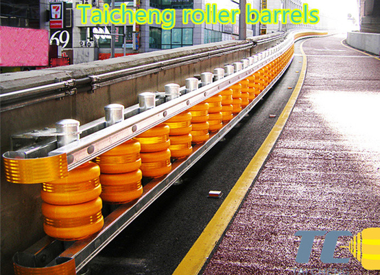 An toàn đường cao tốc Ràng bảo vệ chống va chạm Router Rotating Crash Barrier