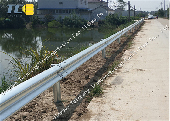Sản phẩm bán nóng Cửa hàng bảo vệ cong Thép kẽm W Beam Đường cao tốc Đường cản va chạm